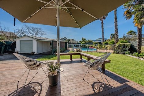 Photo of property in 15 Mill Road, Clive, 4102