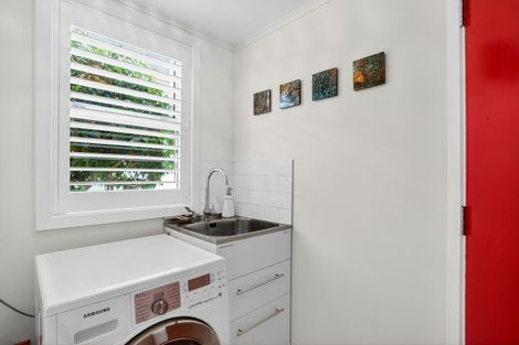 Photo of property in 2/35 Rangitoto Terrace, Milford, Auckland, 0620