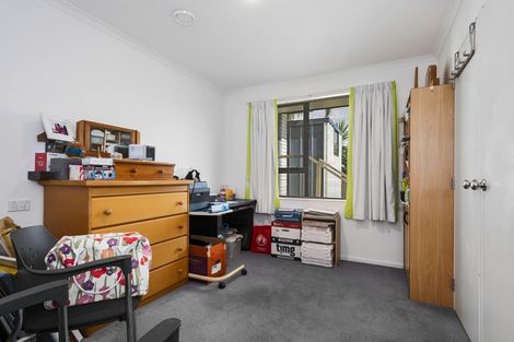 Photo of property in 72 Village Park Drive, Welcome Bay, Tauranga, 3112