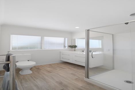 Photo of property in 2/17 Headcorn Place, Botany Downs, Auckland, 2010