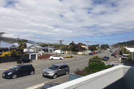 Photo of property in 136 Queens Drive, Lyall Bay, Wellington, 6022