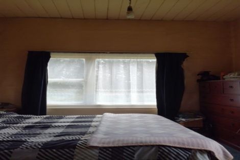 Photo of property in 30 Railway Road, Tuatapere, 9620