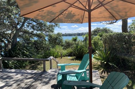 Photo of property in 15b Second Avenue, Stanley Point, Auckland, 0624