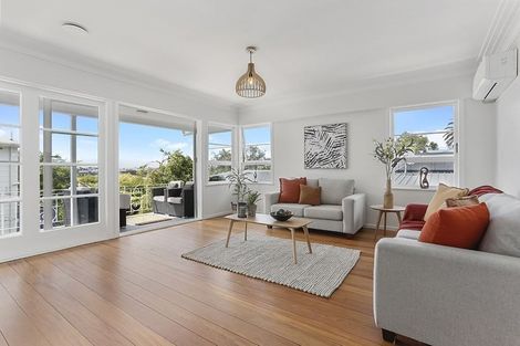 Photo of property in 5 Braebank Lane, Te Atatu South, Auckland, 0610