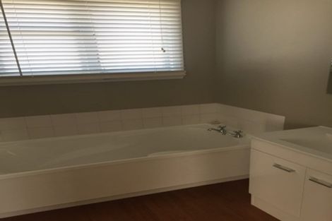 Photo of property in 33 Worthy Street, Ilam, Christchurch, 8041