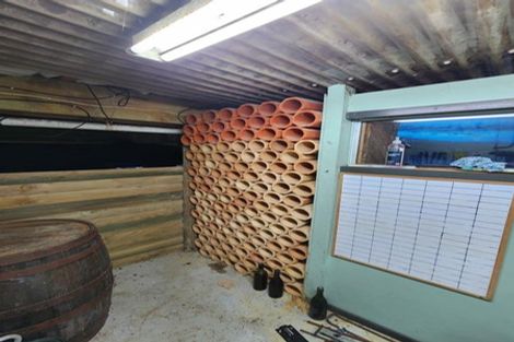 Photo of property in 126 Laingholm Drive, Laingholm, Auckland, 0604