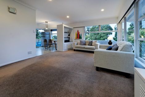 Photo of property in 12 Havelle Avenue, Titirangi, Auckland, 0604