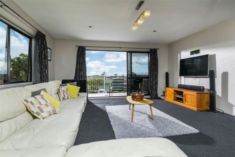 Photo of property in 45 Fleetwood Drive, Henderson, Auckland, 0612
