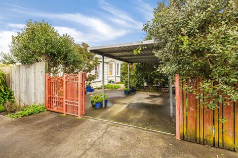 Photo of property in 57a Archibald Road, Kelston, Auckland, 0602