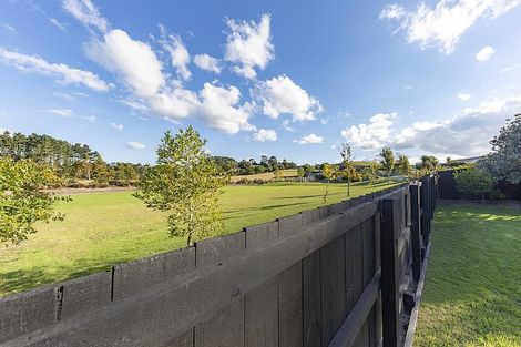 Photo of property in 4 Bethells Road, Waitakere, Auckland, 0816