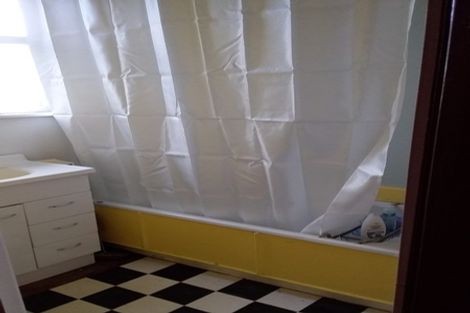 Photo of property in 2 Hobson Place, Takaro, Palmerston North, 4412