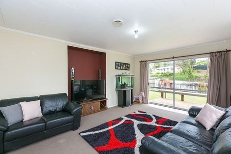 Photo of property in 11 Warkworth Grove, Bell Block, New Plymouth, 4312