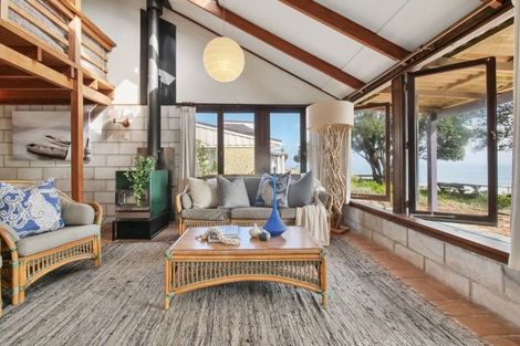 Photo of property in 135 Karewa Parade, Papamoa Beach, Papamoa, 3118