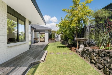 Photo of property in 111 Dickson Road, Papamoa Beach, Papamoa, 3118