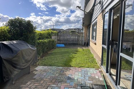 Photo of property in Waimanu Bay Village, 30/1 Piriti Drive, Te Atatu Peninsula, Auckland, 0610