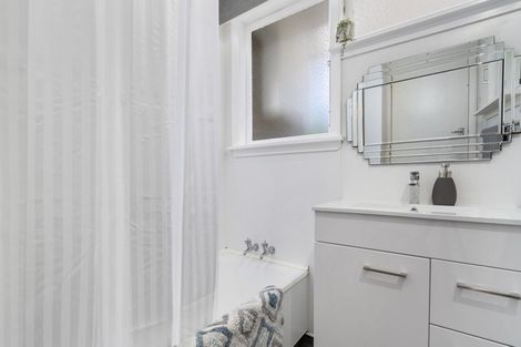 Photo of property in 38 Clawton Street, Westown, New Plymouth, 4310