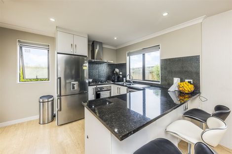 Photo of property in 87 Naylors Drive, Mangere, Auckland, 2022