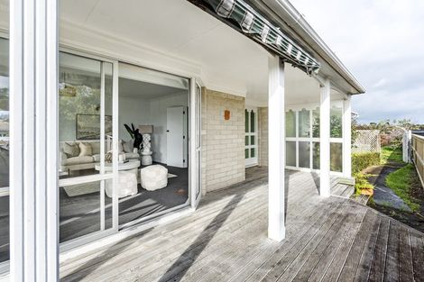 Photo of property in 54 Wairau Road, Oakura, 4314