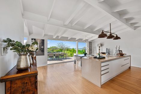 Photo of property in 32 Seaview Avenue, Northcote, Auckland, 0627