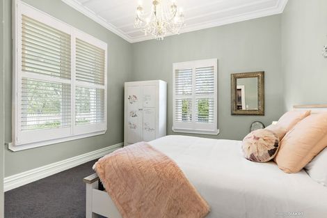 Photo of property in 106 Jellicoe Street, Martinborough, 5711