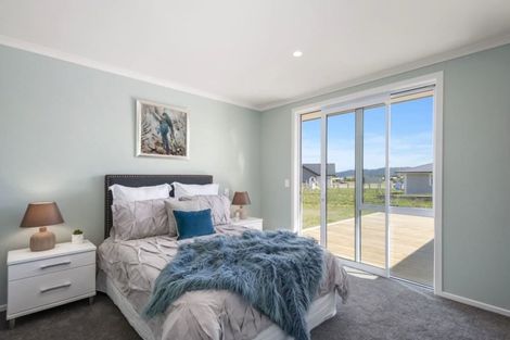 Photo of property in 12 Karaka Place, Kinloch, Taupo, 3377