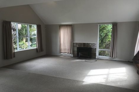 Photo of property in 3 Charles Prevost Drive, The Gardens, Auckland, 2105