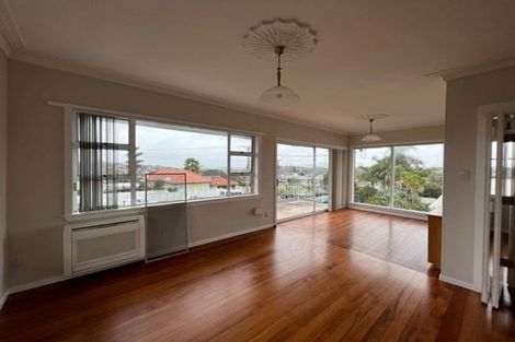 Photo of property in 12 Quebec Road, Milford, Auckland, 0620