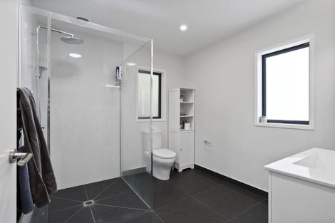 Photo of property in 39 Arapito Road, Titirangi, Auckland, 0604