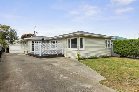 Photo of property in 19 Shrimpton Road, Haumoana, 4102