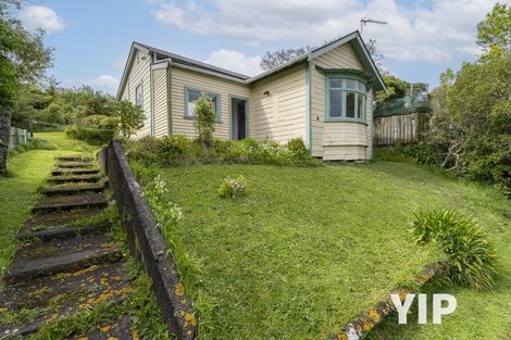 Photo of property in 190 Newlands Road, Newlands, Wellington, 6037