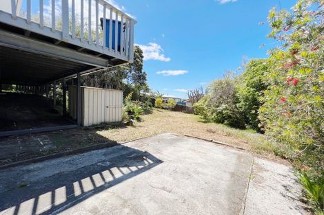 Photo of property in 17 Sumich Place, West Harbour, Auckland, 0618
