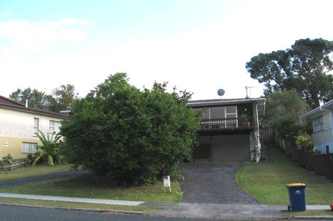 Photo of property in 17 John Downs Drive, Browns Bay, Auckland, 0630