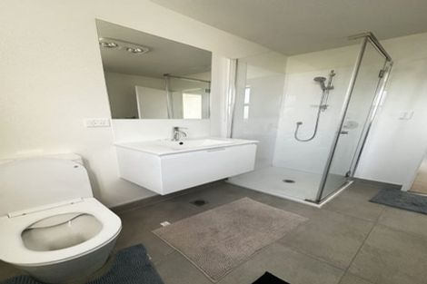 Photo of property in 16 Dorothy Thorpe Way, New Lynn, 0600