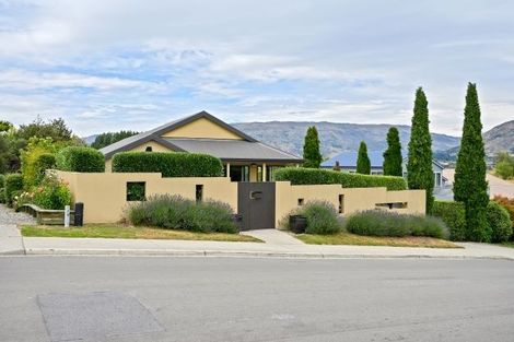 Photo of property in 7 Totara Terrace, Wanaka, 9305