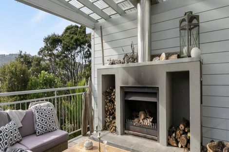 Photo of property in 4 Helios Place, Titirangi, Auckland, 0604