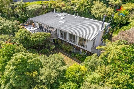 Photo of property in 12 Whiorau Grove, Lowry Bay, Lower Hutt, 5013