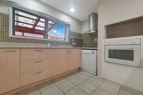 Photo of property in 130a Bruce Mclaren Road, Henderson, Auckland, 0612