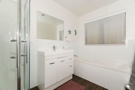 Photo of property in 4 Te Arapuke Way, Ngunguru, Whangarei, 0173