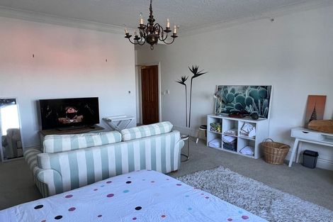 Photo of property in 8 Central Terrace, Kelburn, Wellington, 6012
