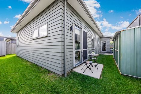 Photo of property in 43 Port Way, Rosehill, Papakura, 2113