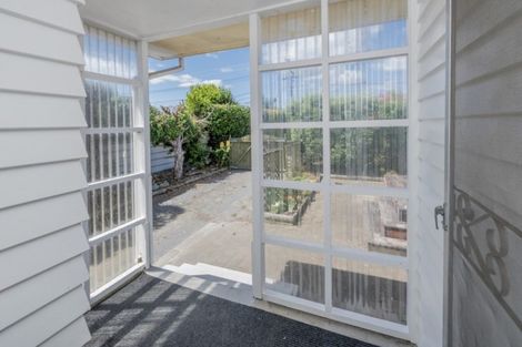 Photo of property in 15 Bartholomew Road, Levin, 5510
