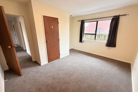 Photo of property in 2 Flint Way, Northland, Wellington, 6012