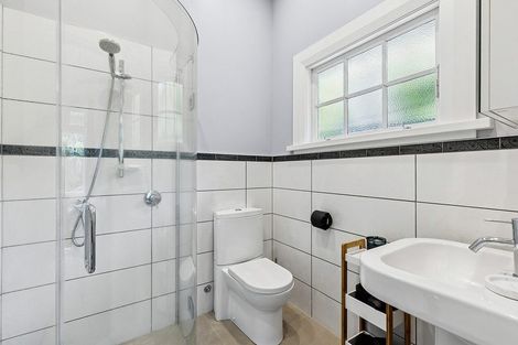 Photo of property in 39 Mills Road, Brooklyn, Wellington, 6021