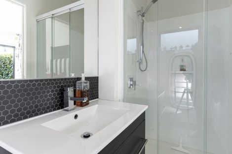 Photo of property in 4 Burgundy Drive, Martinborough, 5711