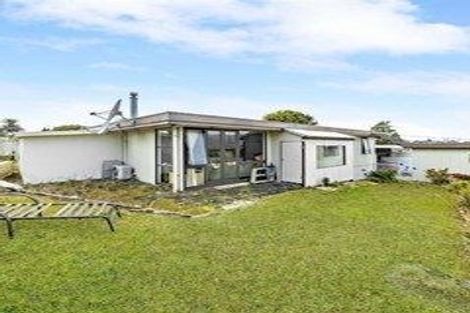 Photo of property in 2/14 Kenderdine Road, Papatoetoe, Auckland, 2025