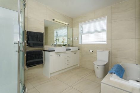 Photo of property in 15 Remuremu Street, Long Bay, Auckland, 0630