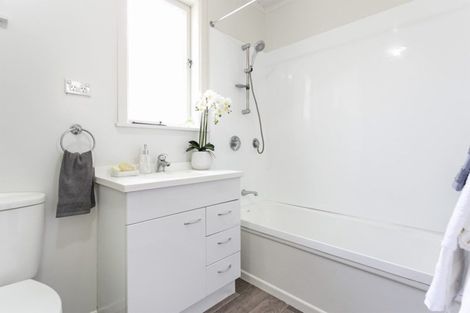 Photo of property in 1/5 Woodside Road, Manurewa, Auckland, 2102