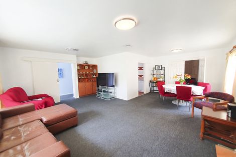 Photo of property in 15 Cargill Street, Papakura, 2110