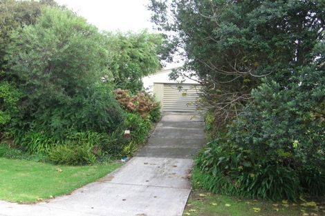 Photo of property in 24 Maori Hut Road, Red Beach, 0932