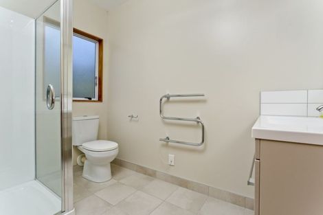 Photo of property in 6 Chedworth Drive, Glenfield, Auckland, 0629